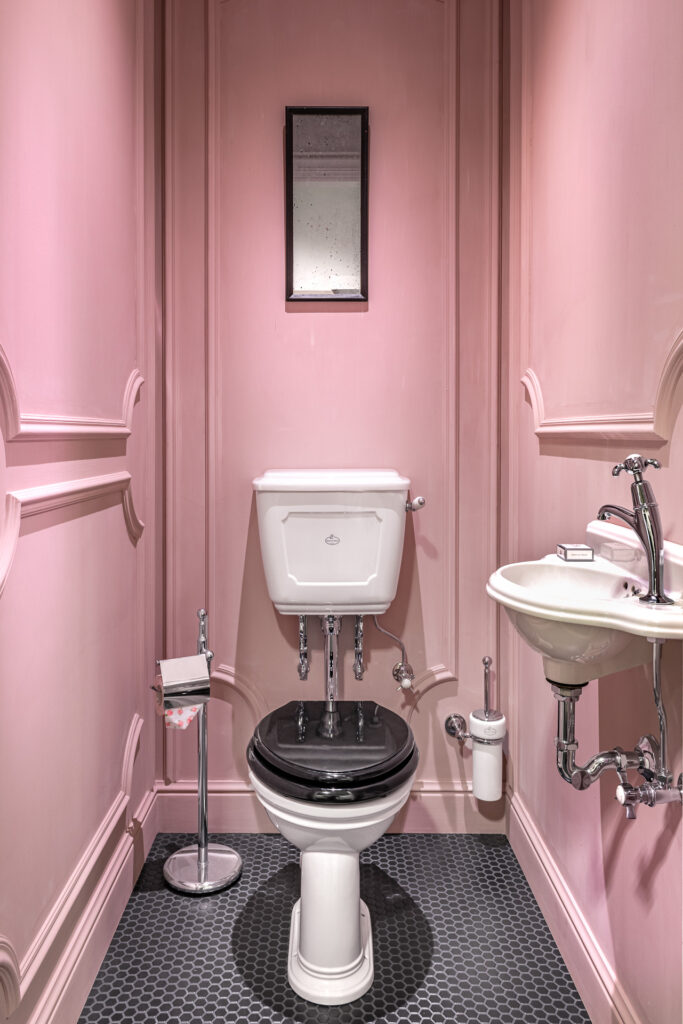 Voorzichtigheid Zich voorstellen Hou op Klassiek Toilet | Inspiratie voor een klassiek interieur | Taps & Baths